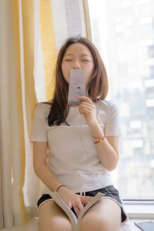 偷偷去女厕所